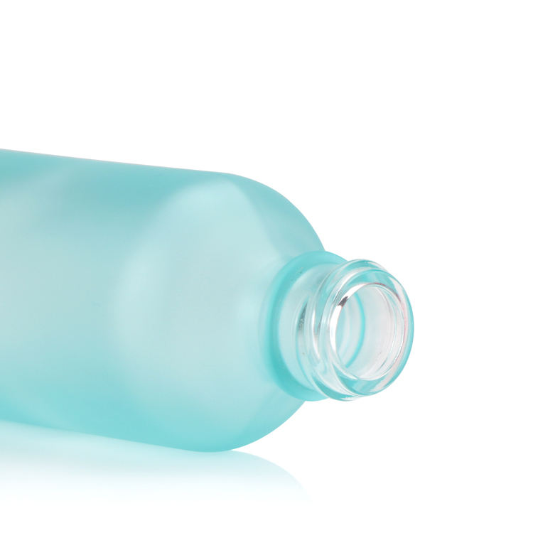 Стеклянная бутылка-капельница с эфирным маслом
