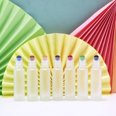 Изготовление роликовых бутылок из матового прозрачного стекла по индивидуальному заказу
