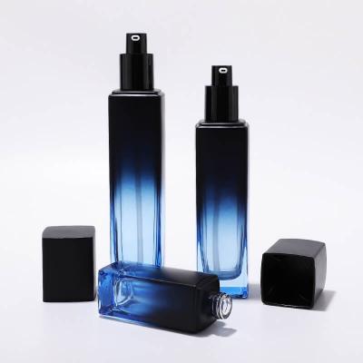 Роскошная пустая квадратная косметическая стеклянная бутылка с кремом для лосьона для лица с распылительным насосом