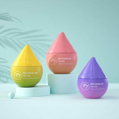 Уникальная косметическая баночка в форме капли воды